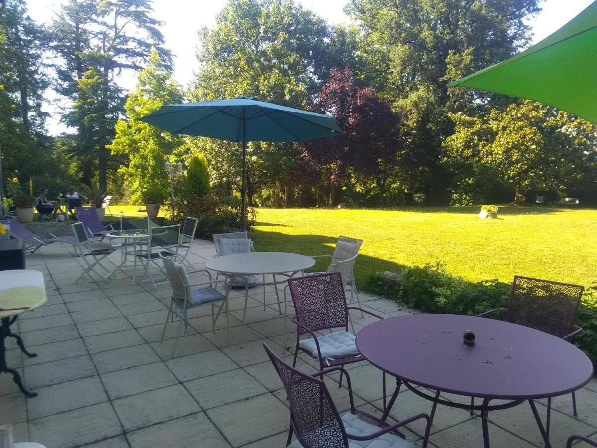Pierre Deluen Domaine De La Grange De Quaire Bed & Breakfast Chassenon Exterior photo