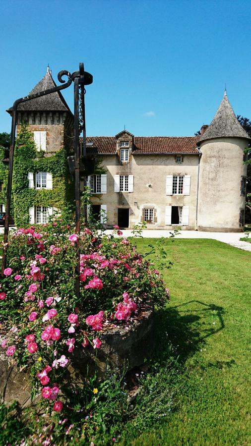 Pierre Deluen Domaine De La Grange De Quaire Bed & Breakfast Chassenon Exterior photo