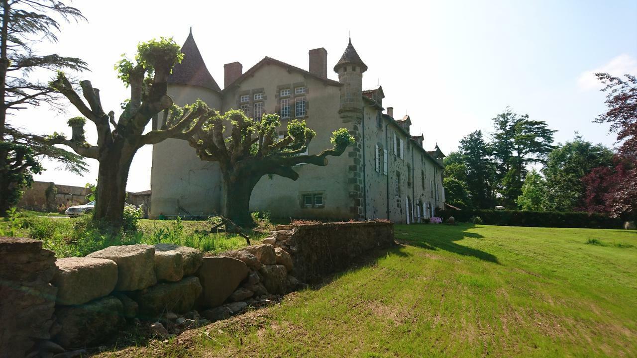 Pierre Deluen Domaine De La Grange De Quaire Bed & Breakfast Chassenon Exterior photo