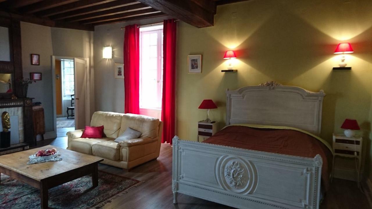Pierre Deluen Domaine De La Grange De Quaire Bed & Breakfast Chassenon Exterior photo