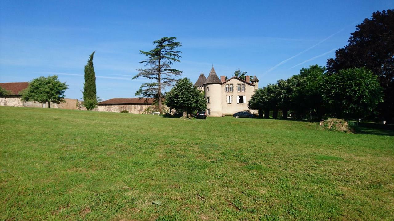 Pierre Deluen Domaine De La Grange De Quaire Bed & Breakfast Chassenon Exterior photo